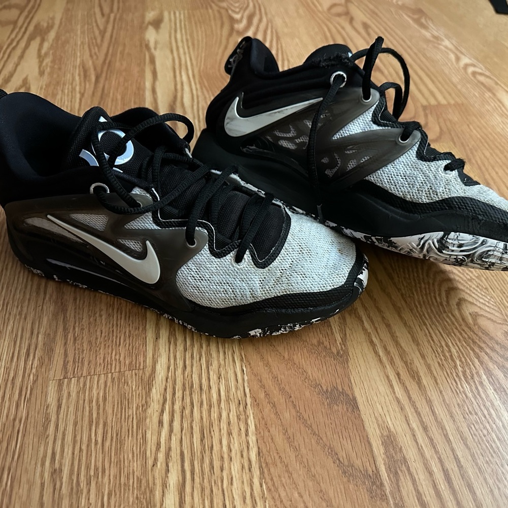 Nike Basketball Shoes